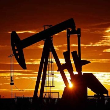Oil hits $100 as Trump weighs ‘massive attack’
